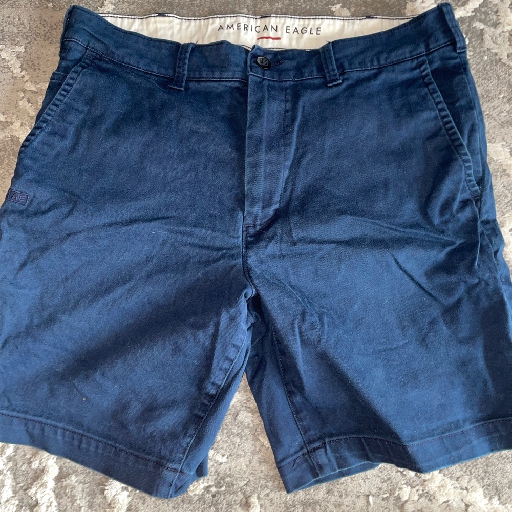 American Eagle Men’s Navy Blue Cargo Shorts